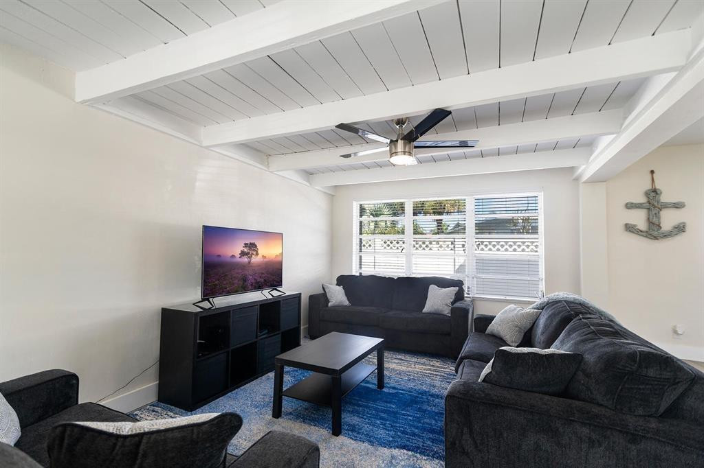 2501 NE 12th St Pompano Beach, FL 33062