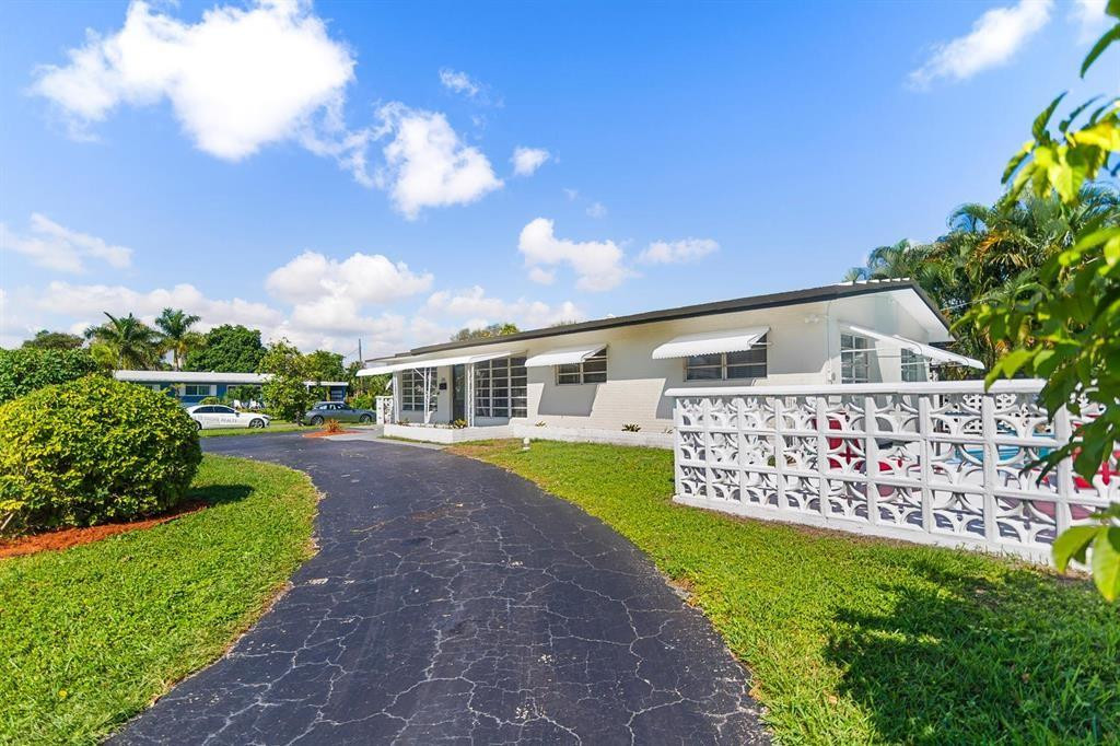 2501 NE 12th St Pompano Beach, FL 33062