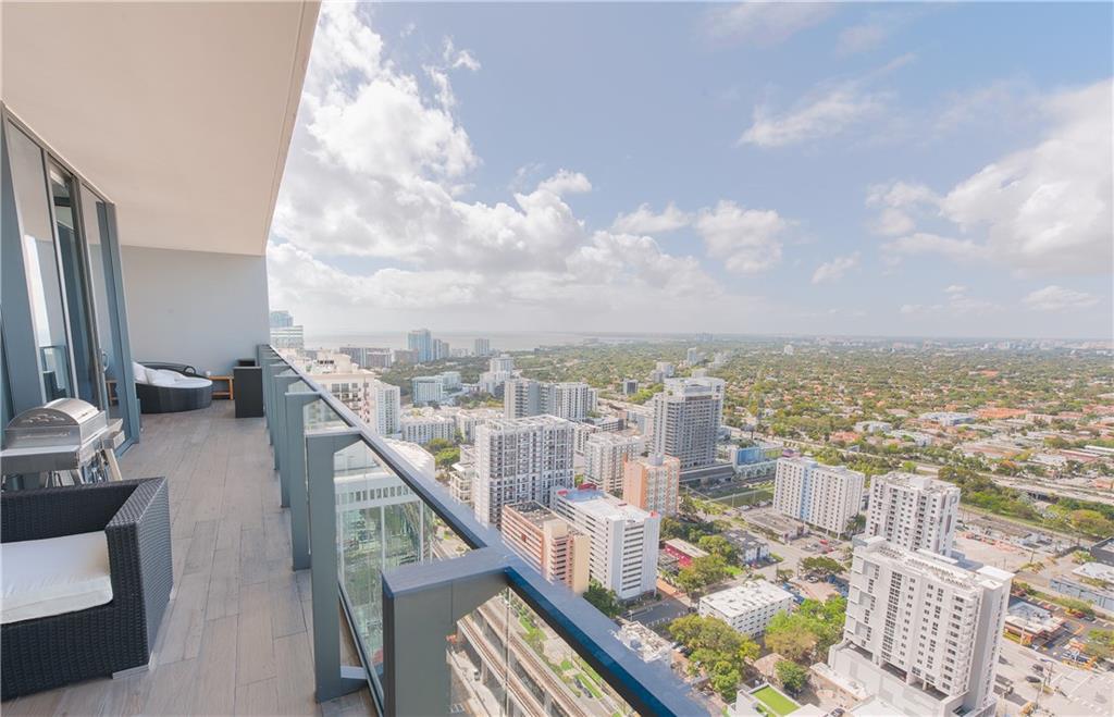 88 SW 7th St #3604
