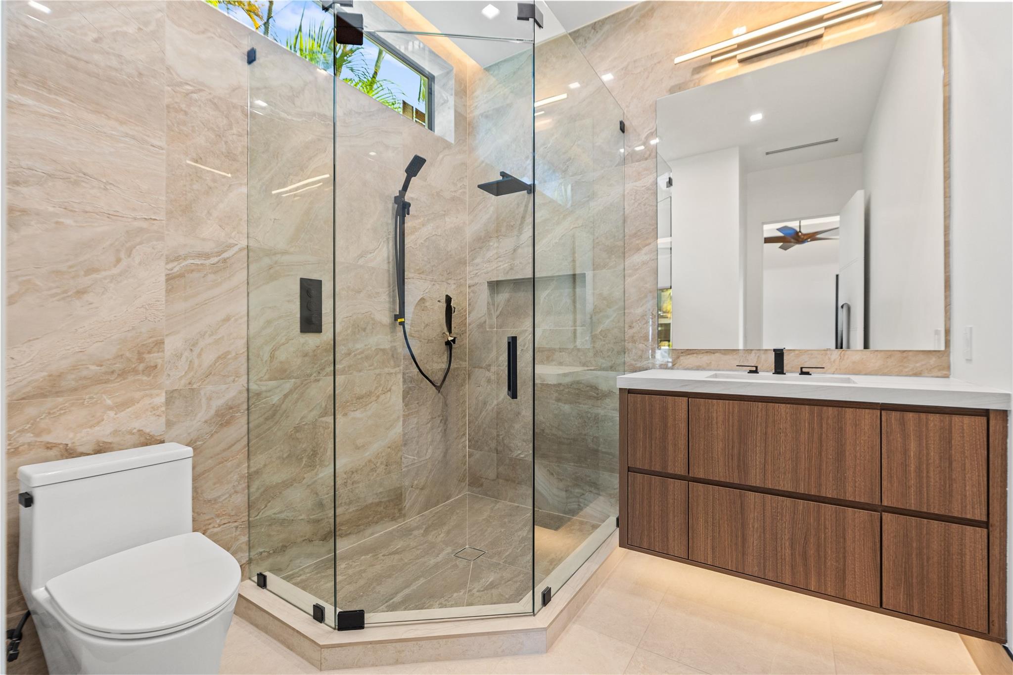 2441 NE 48th Ct Lighthouse Point, FL 33064