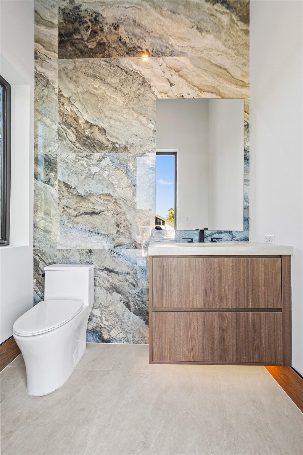 2441 NE 48th Ct Lighthouse Point, FL 33064