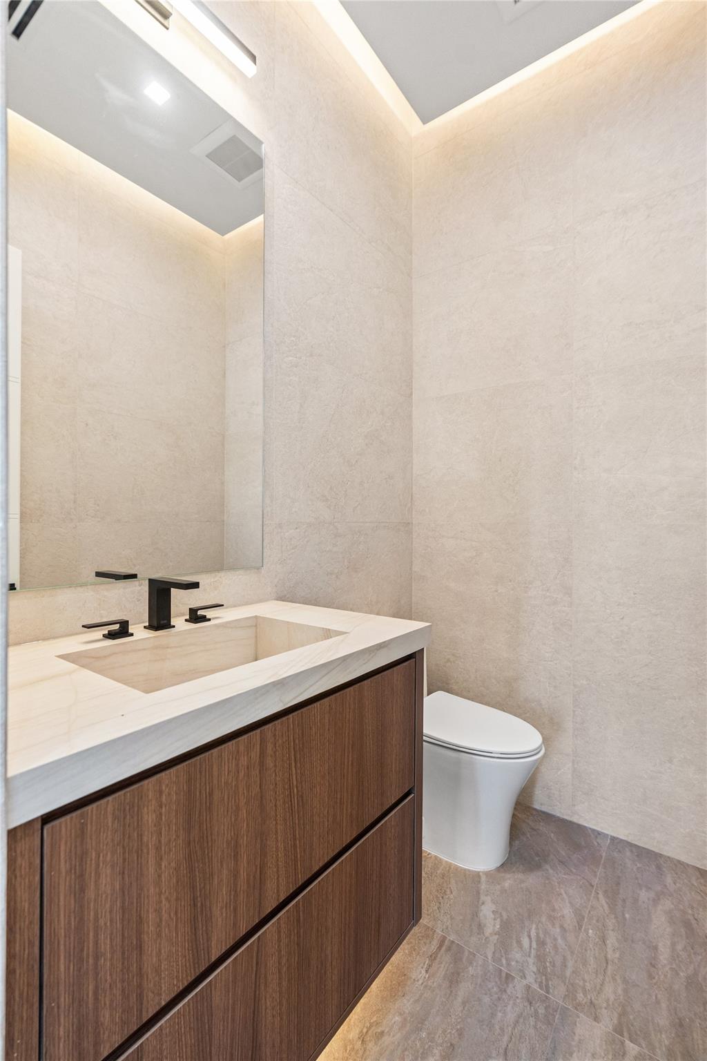 2441 NE 48th Ct Lighthouse Point, FL 33064