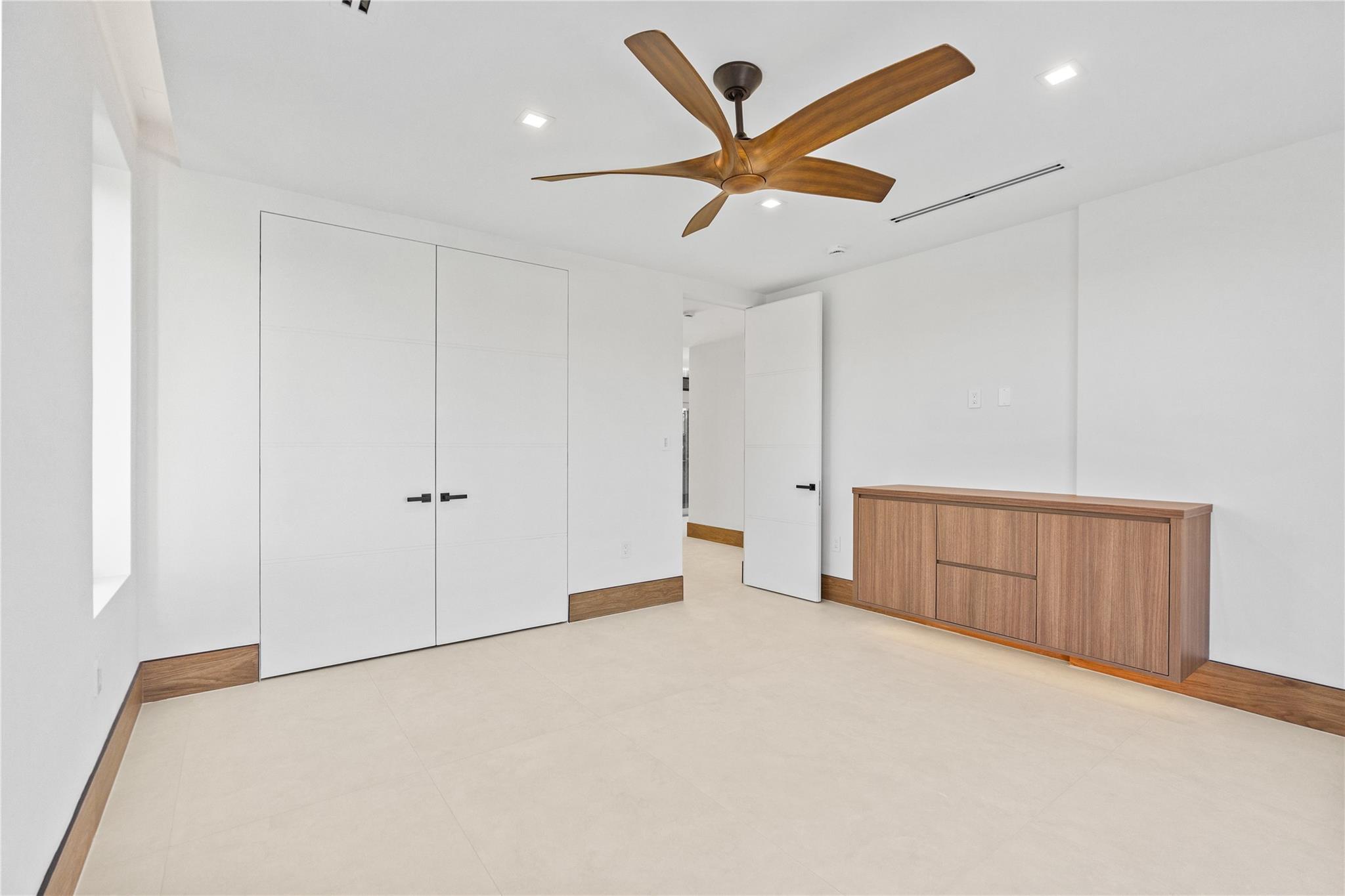 2441 NE 48th Ct Lighthouse Point, FL 33064