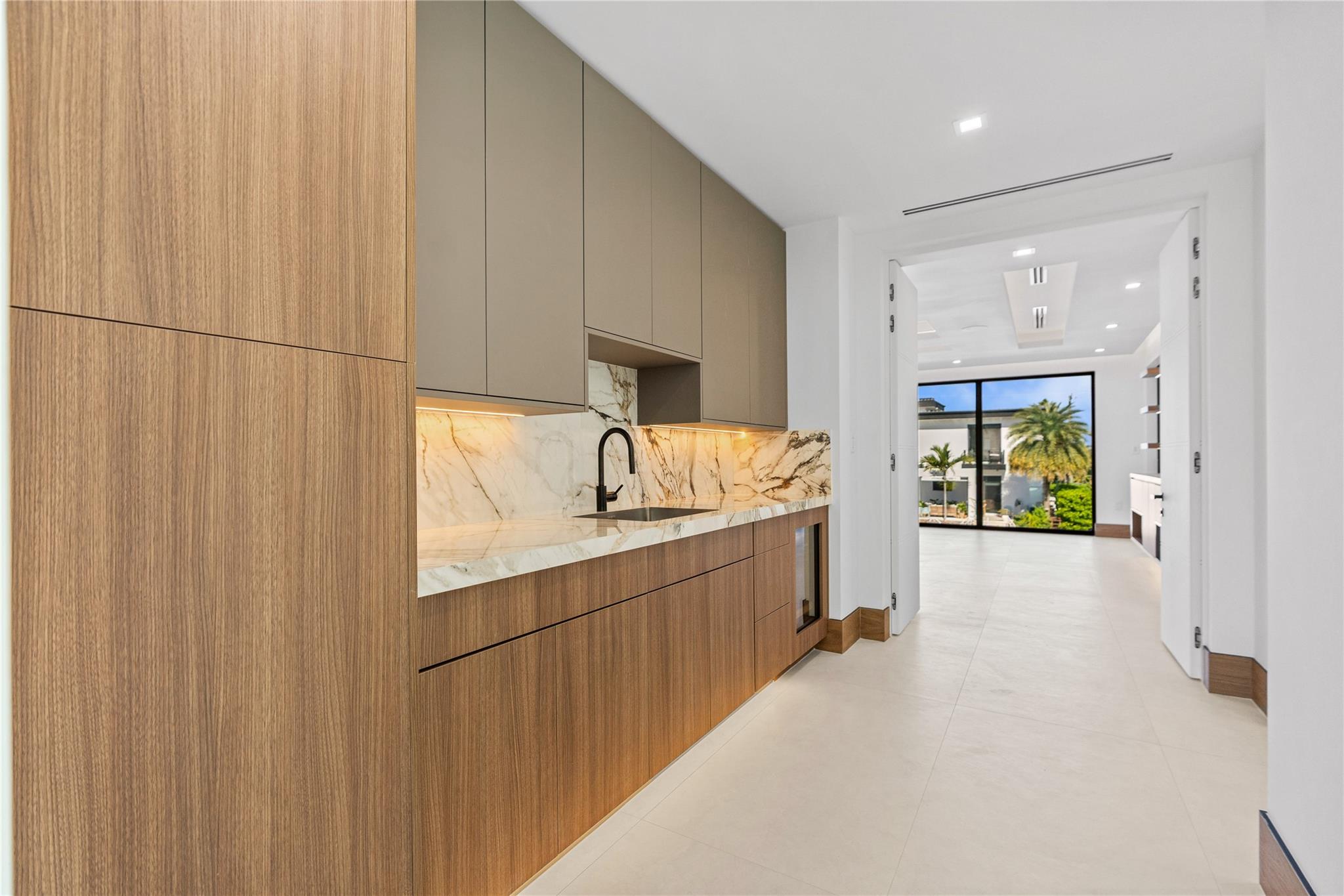 2441 NE 48th Ct Lighthouse Point, FL 33064