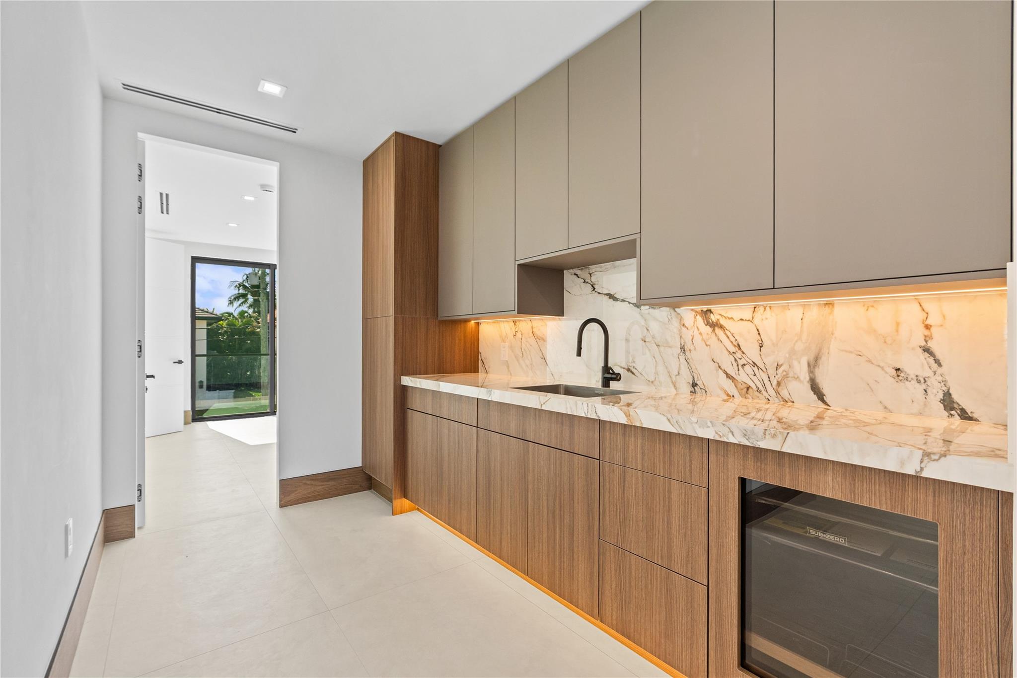 2441 NE 48th Ct Lighthouse Point, FL 33064