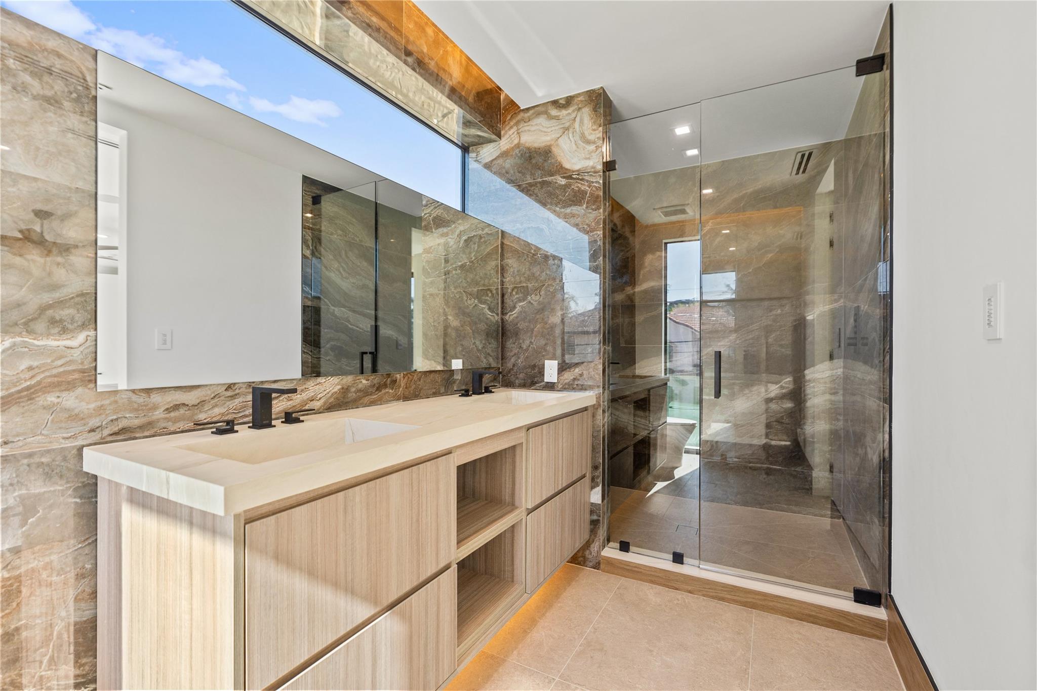 2441 NE 48th Ct Lighthouse Point, FL 33064