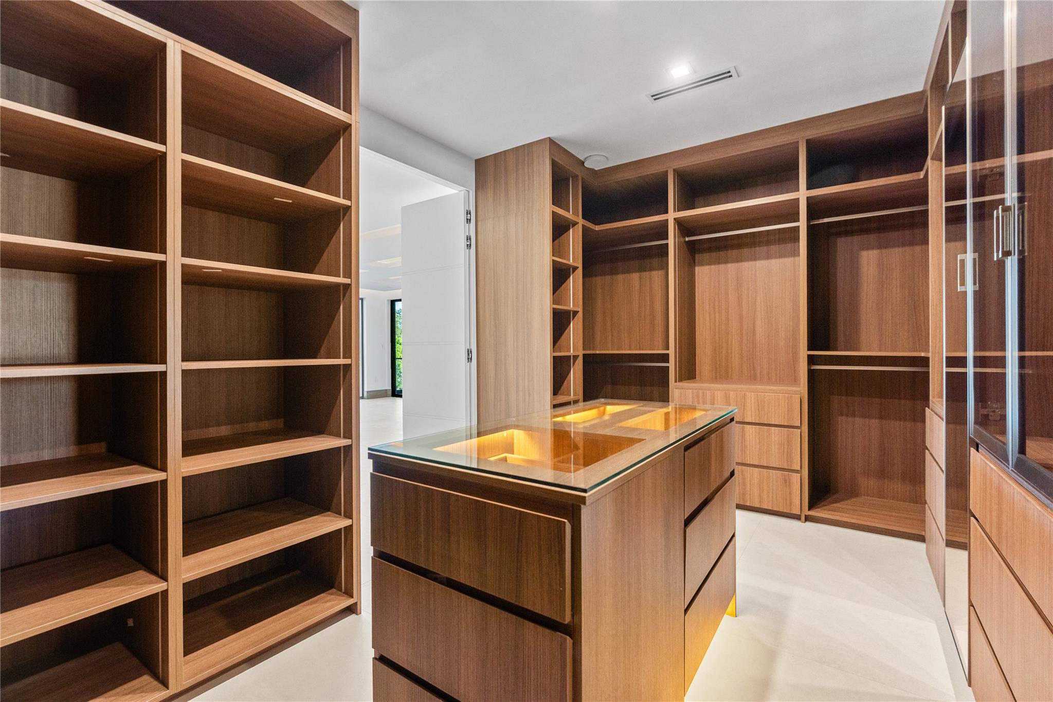 2441 NE 48th Ct Lighthouse Point, FL 33064