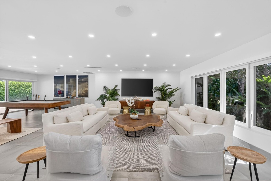 41 S Compass Fort Lauderdale, FL 33308