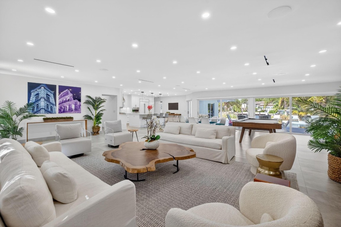 41 S Compass Fort Lauderdale, FL 33308