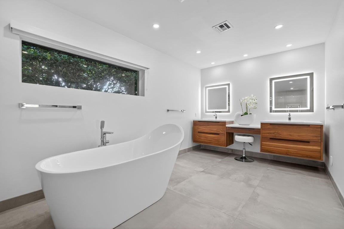 41 S Compass Fort Lauderdale, FL 33308