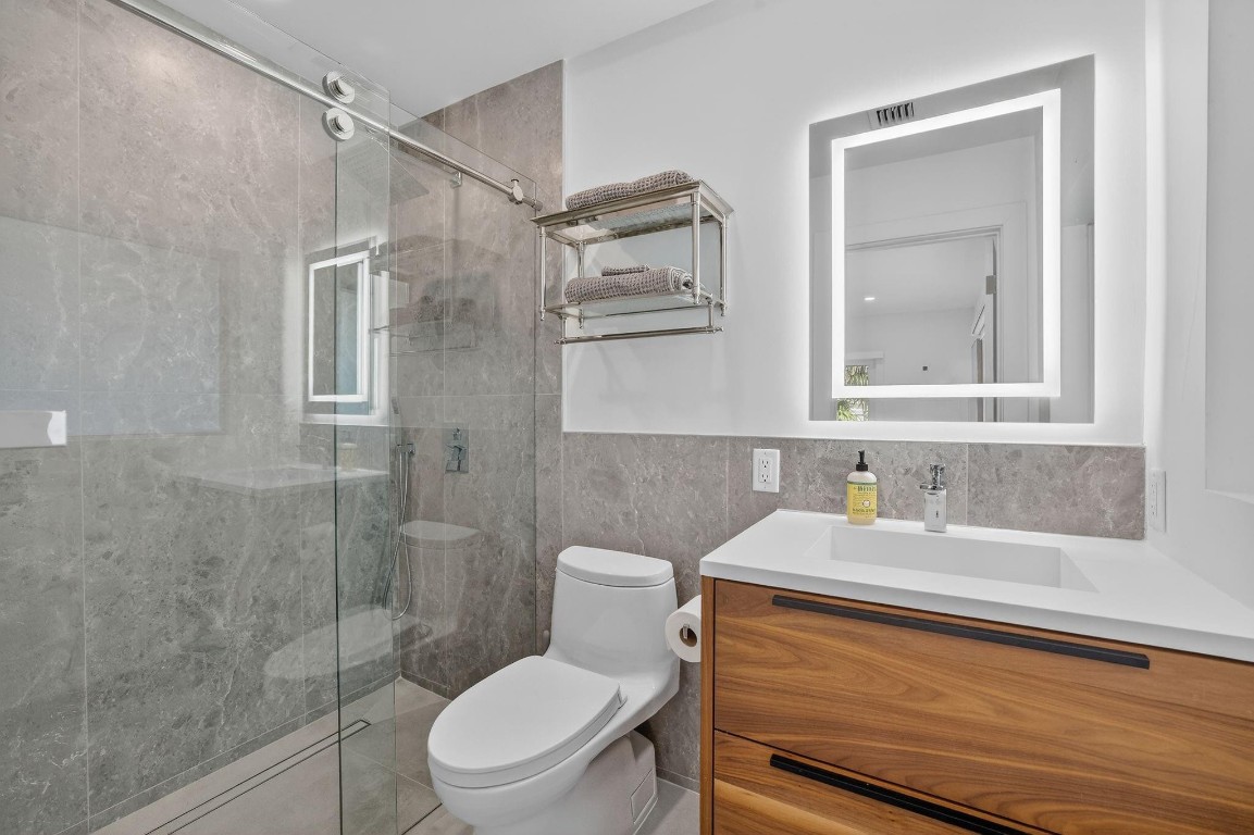 41 S Compass Fort Lauderdale, FL 33308