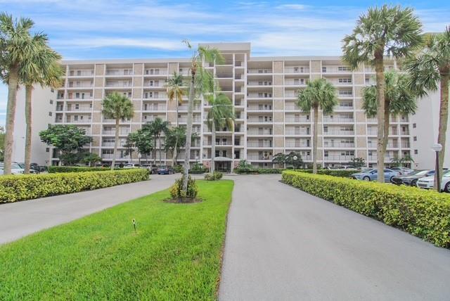 3150 N Palm Aire Dr #704