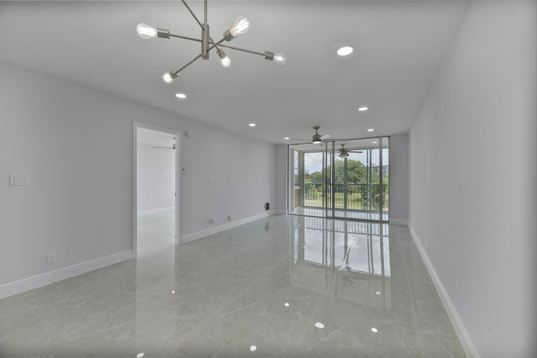 2901 S Palm Aire Dr #306