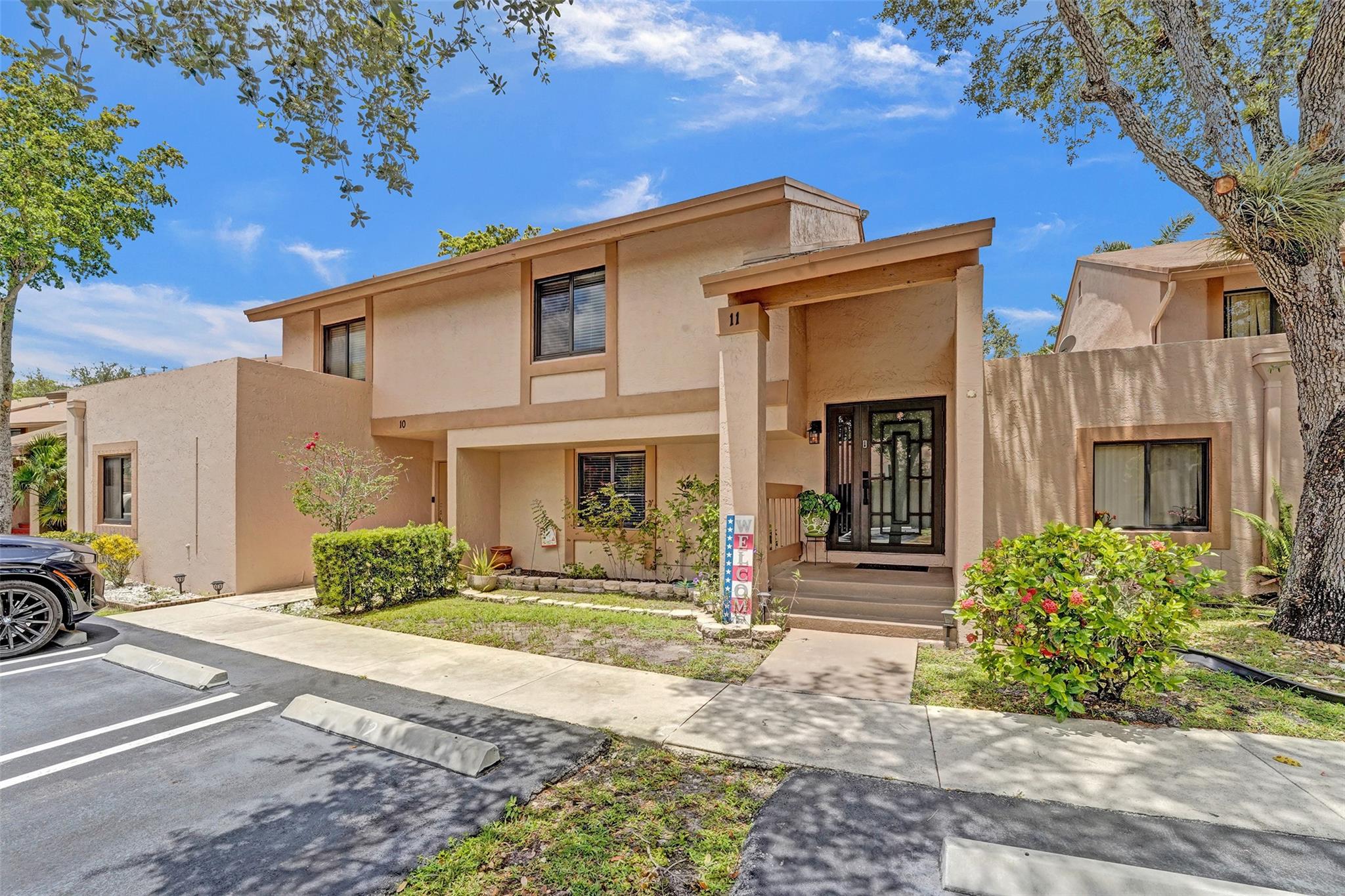 11 Chestnut Cir #11