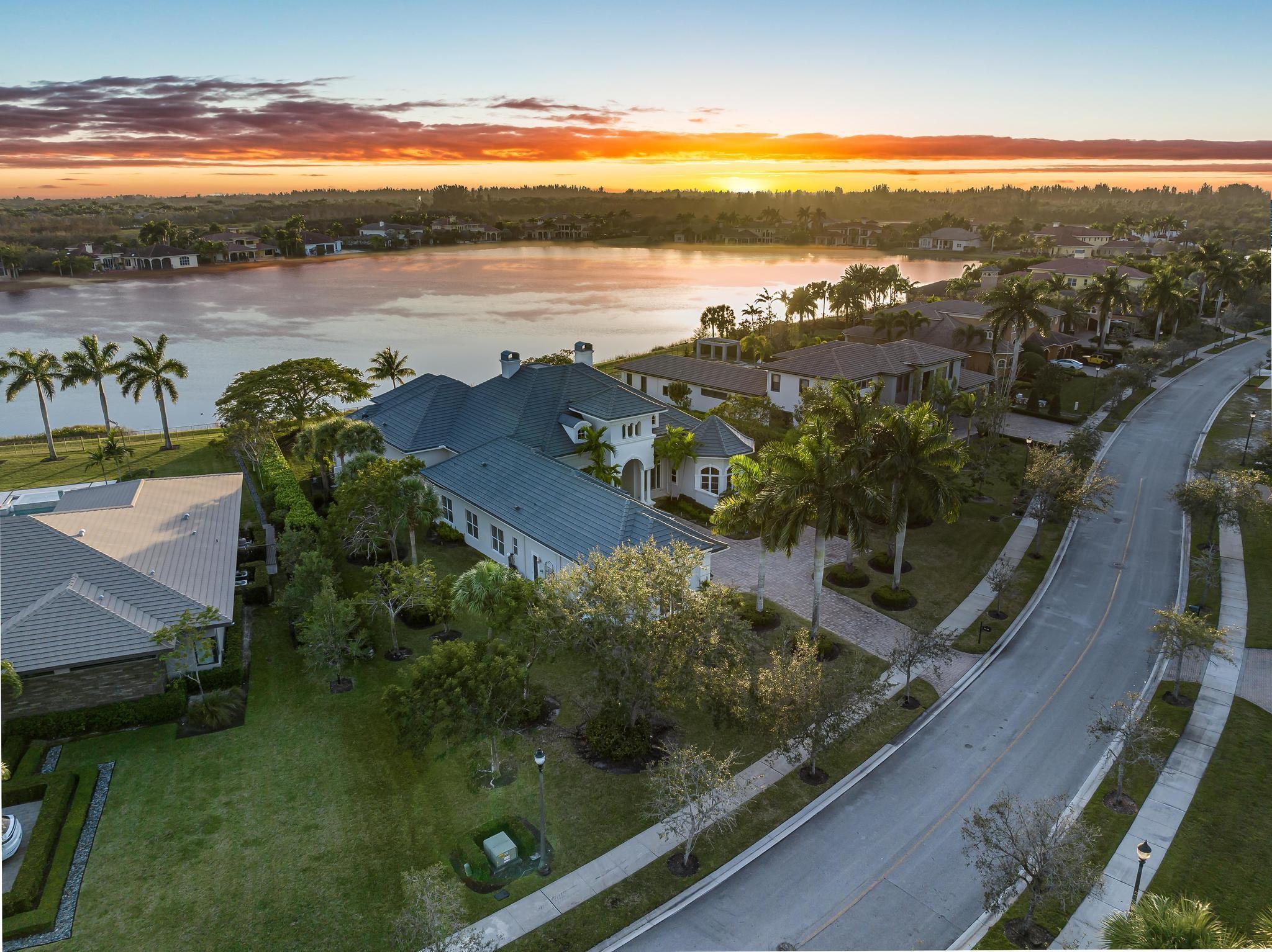 3111 Lake Rdg Ln Weston, FL 33332 3111 Lake Rdg Ln Weston, FL 33332