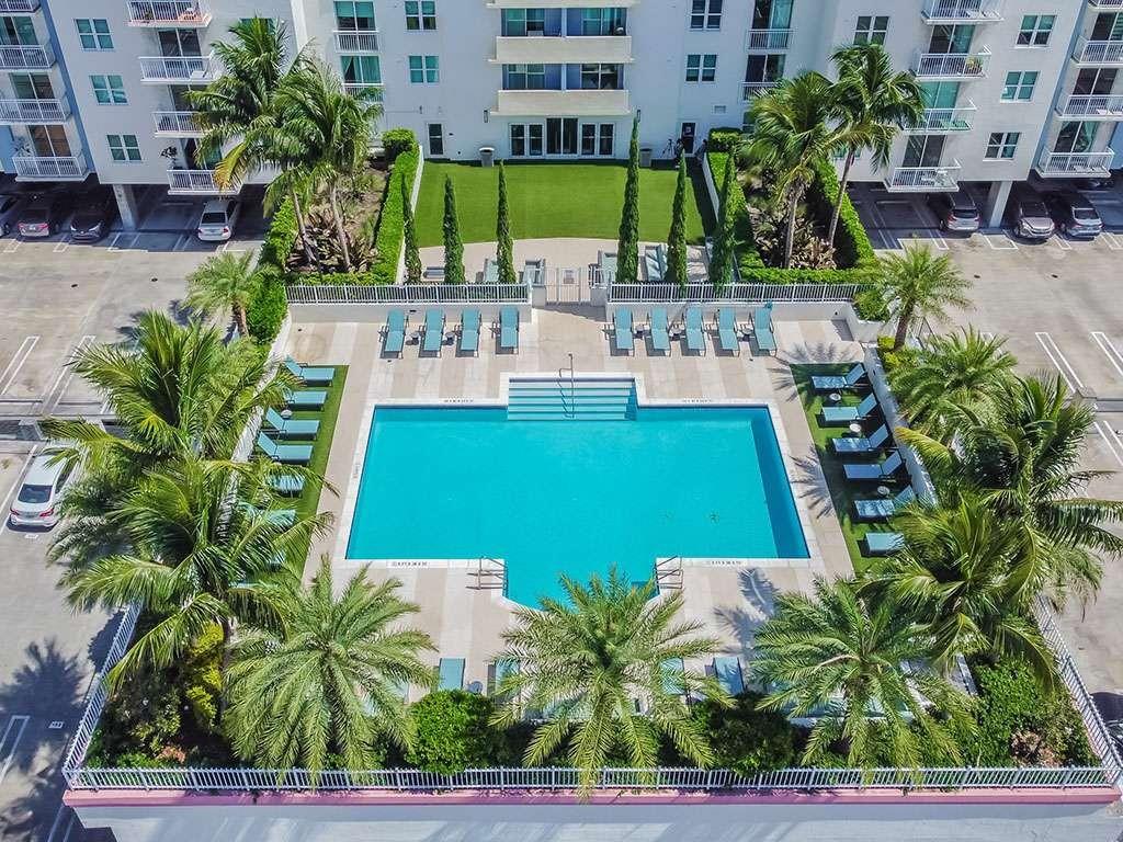 3000 Coral Way #707