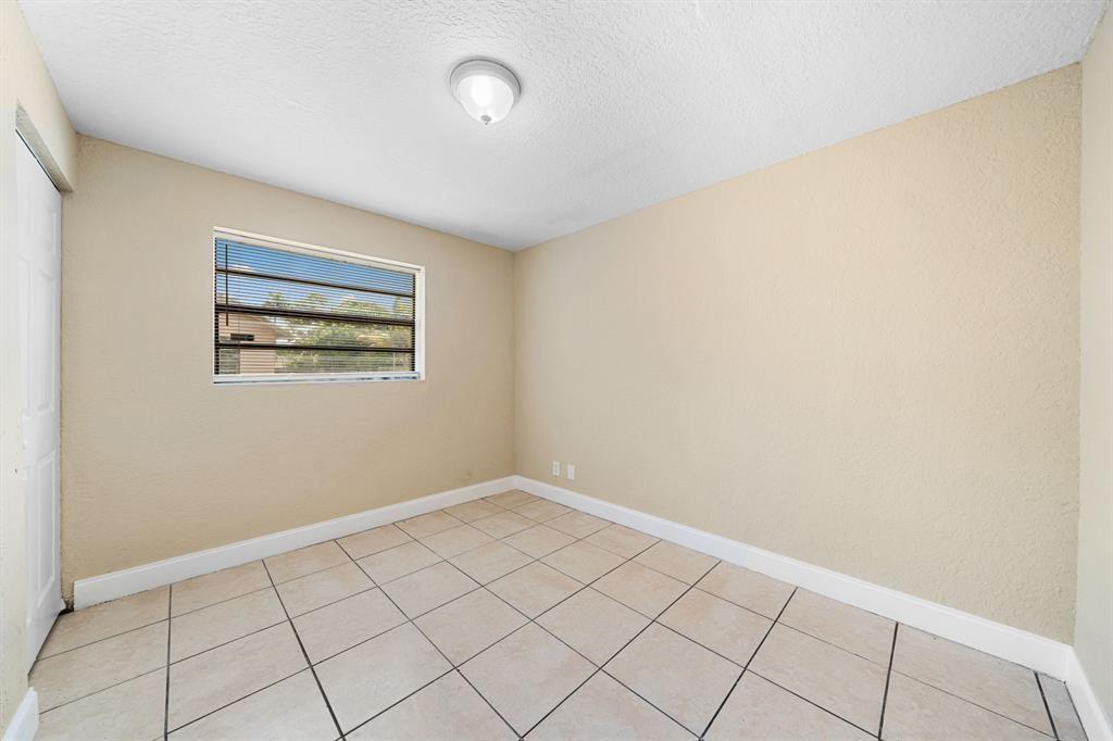 1552 NW 15th Ter