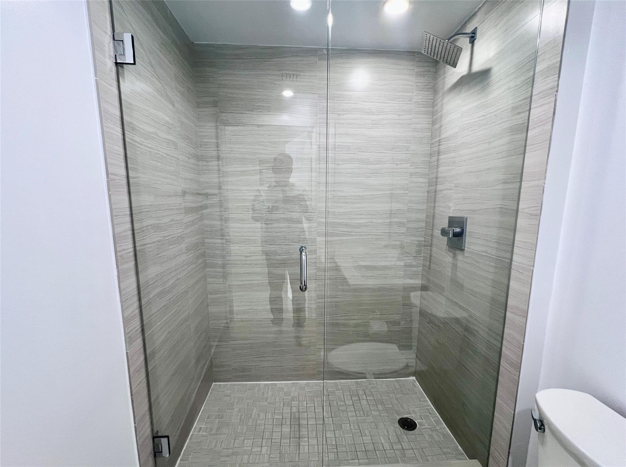 601 NE 39th St #205 Miami, FL 33137