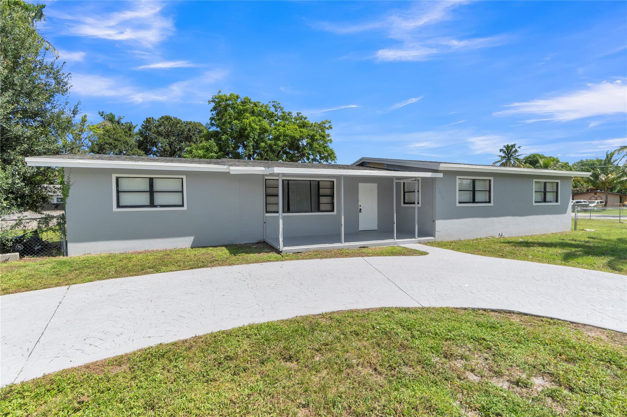 1237 NW 17th St
