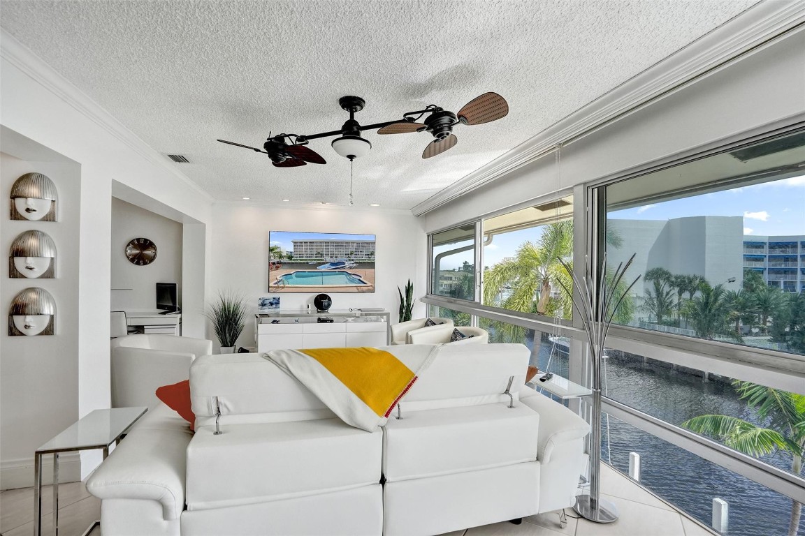 3090 NE 48th St #316 Fort Lauderdale, FL 33308