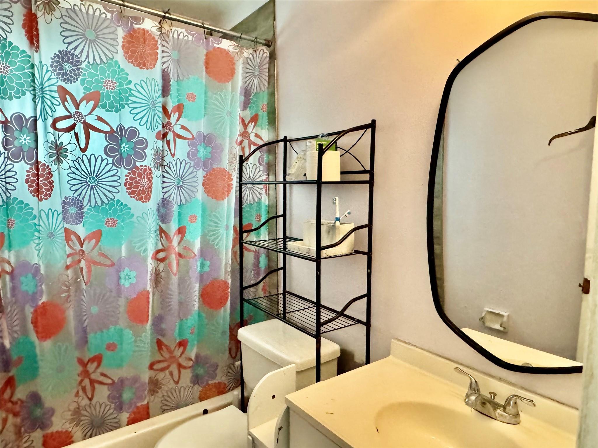 8212 NW 74th Ter Tamarac, FL 33321