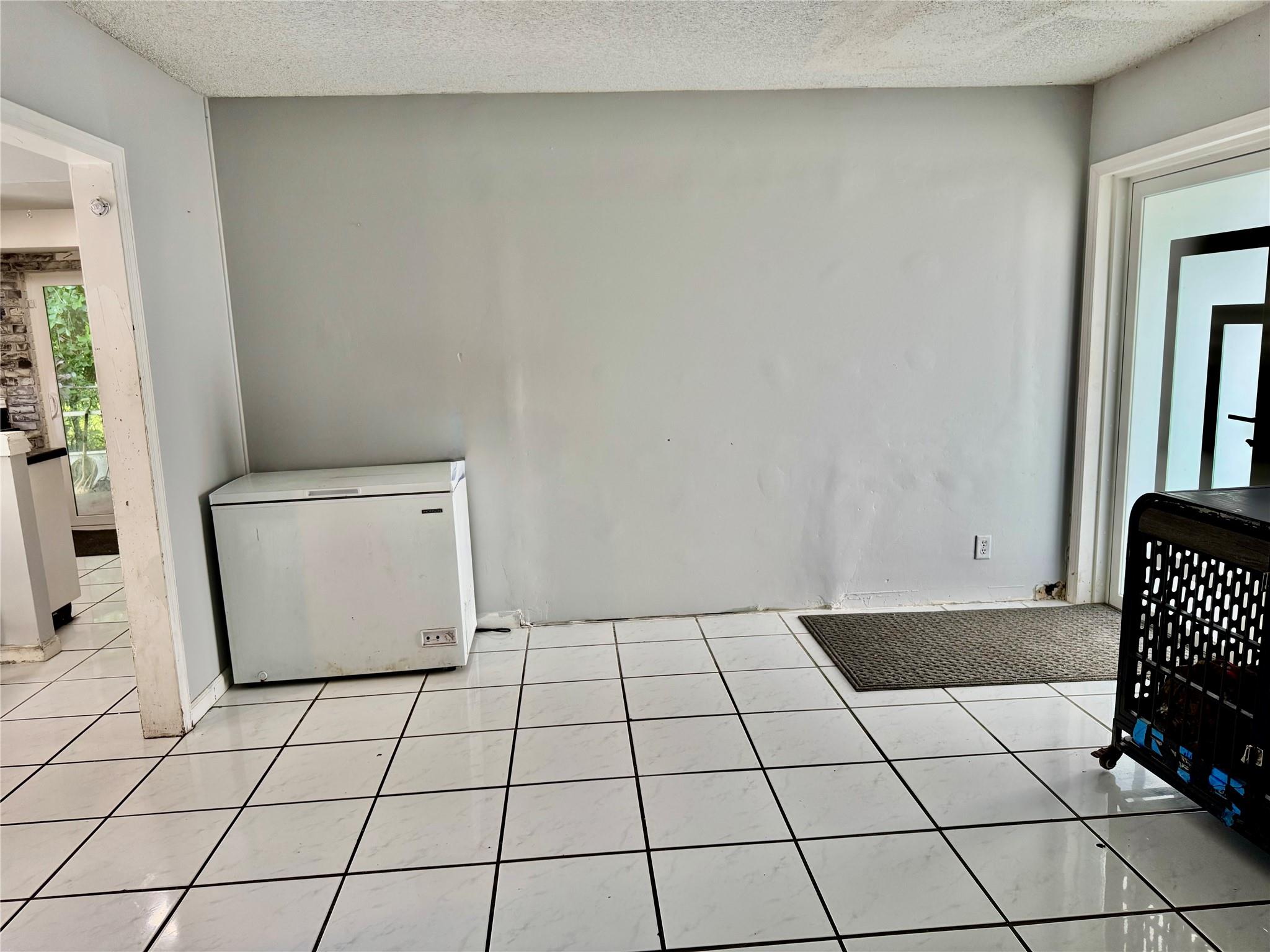 8212 NW 74th Ter Tamarac, FL 33321