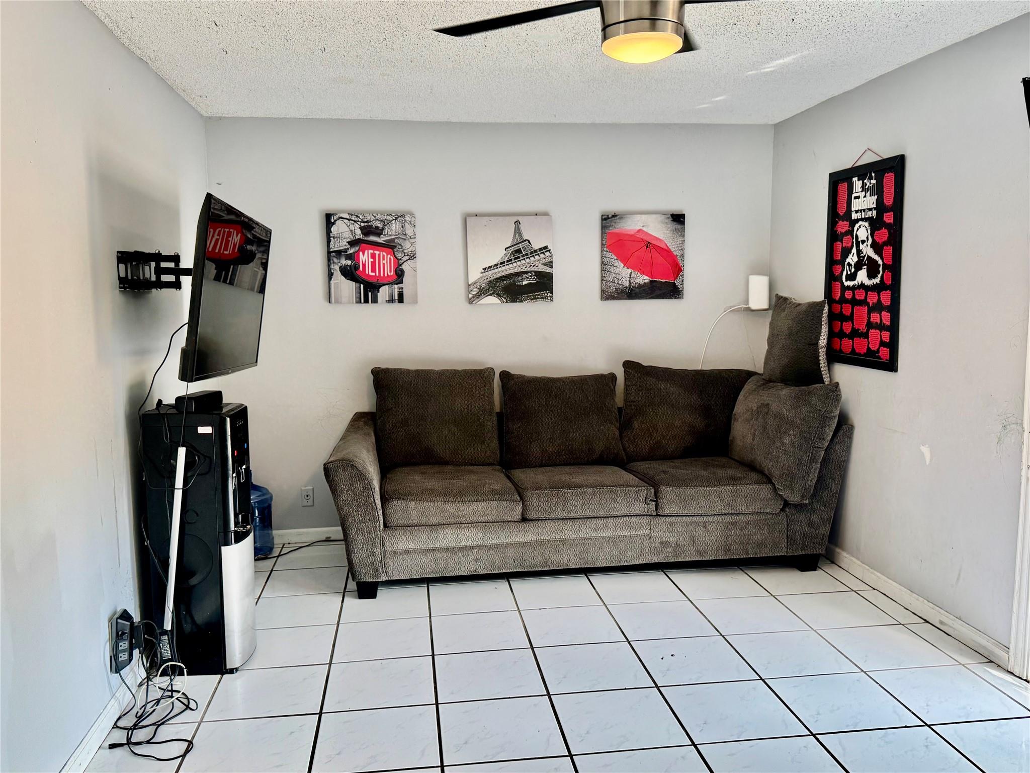 8212 NW 74th Ter Tamarac, FL 33321