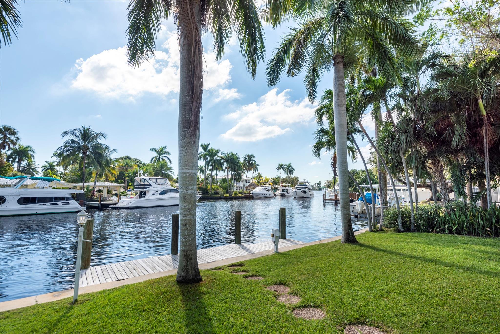 1260 SW 14th Ave Fort Lauderdale, FL 33312