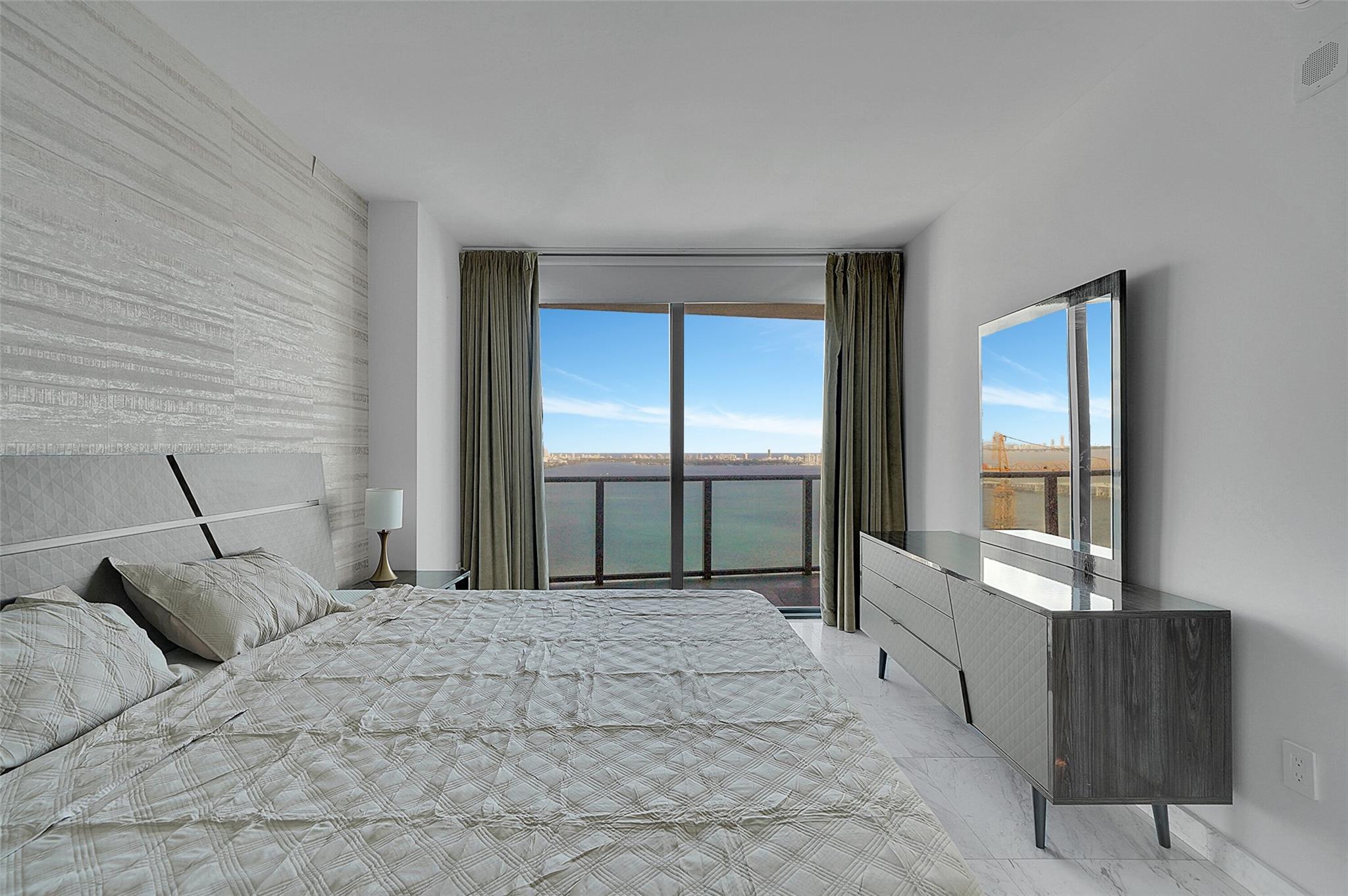 460 NE 28th St #3407 Miami, FL 33137