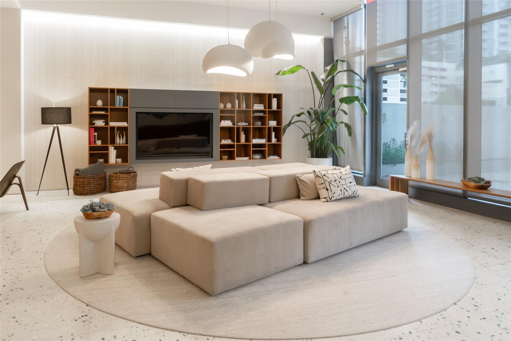 460 NE 28th St #3407 Miami, FL 33137