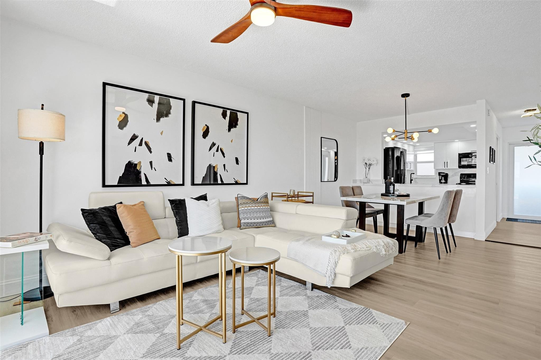 8900 Washington Blvd #PH11 Hollywood, FL 33025