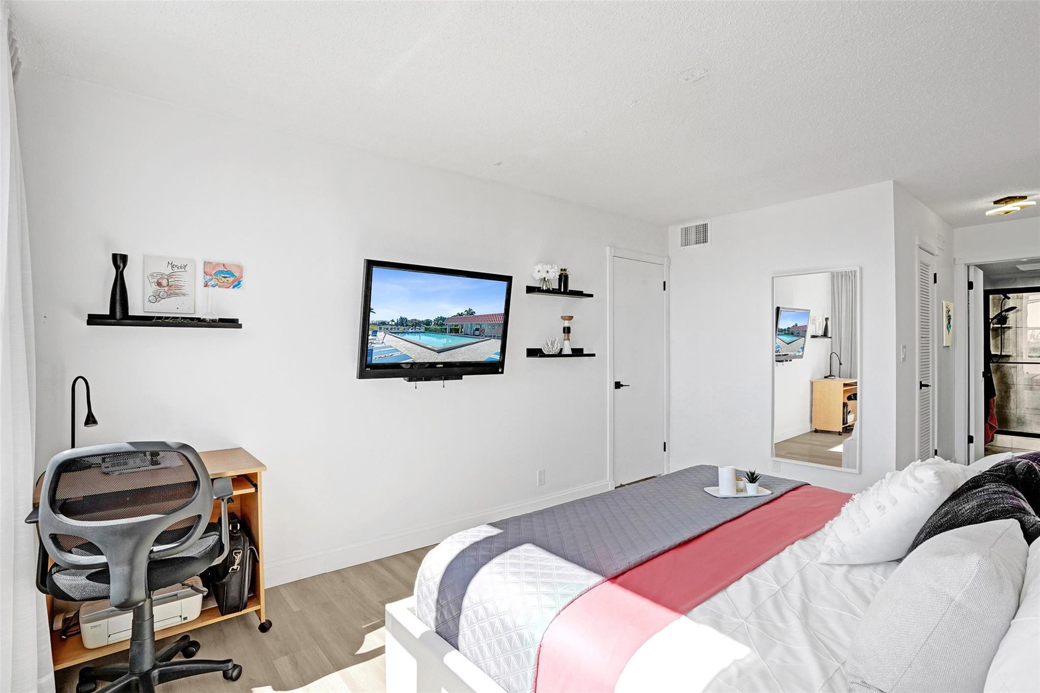 8900 Washington Blvd #PH11 Hollywood, FL 33025