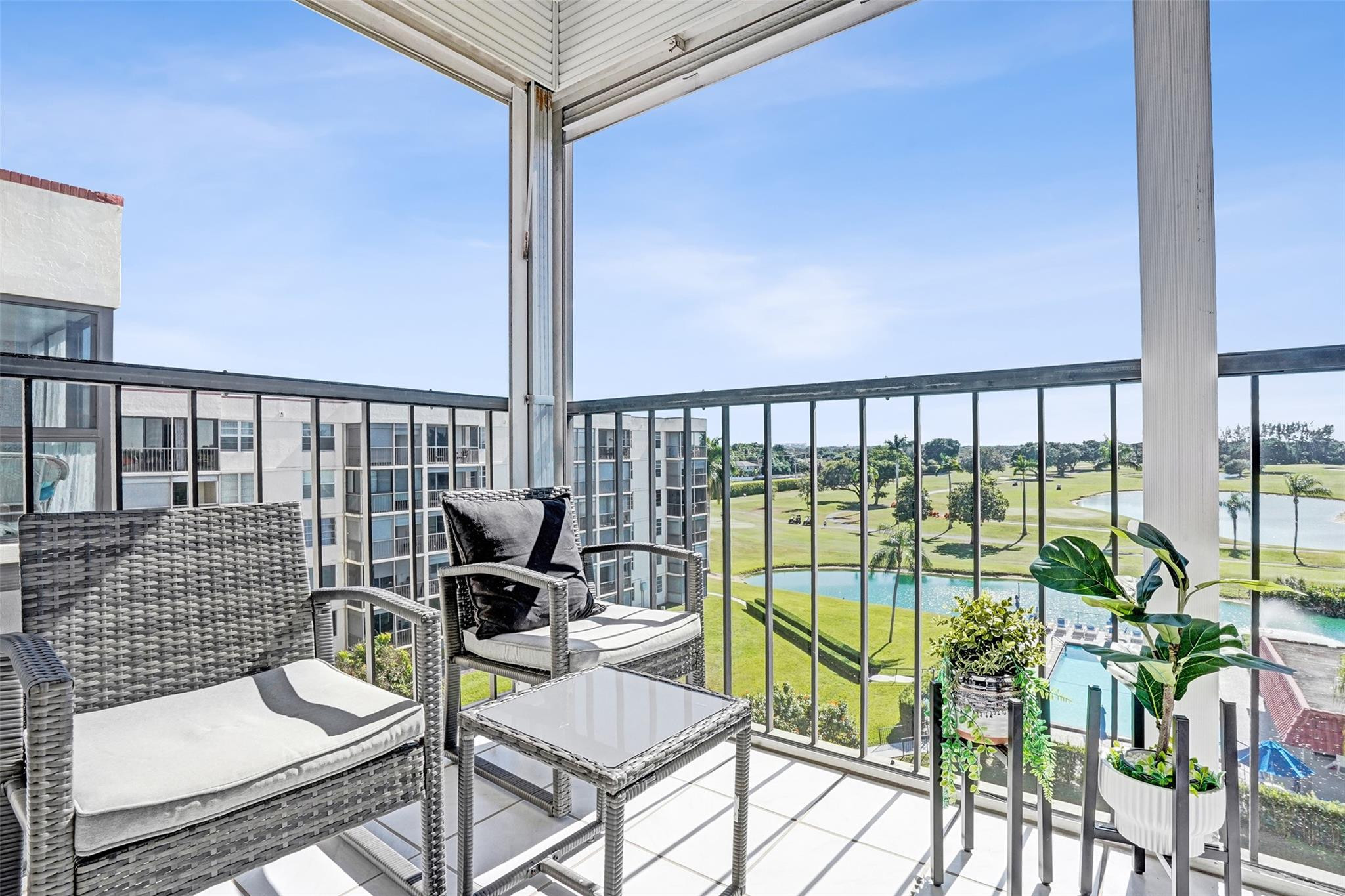 8900 Washington Blvd #PH11 Hollywood, FL 33025