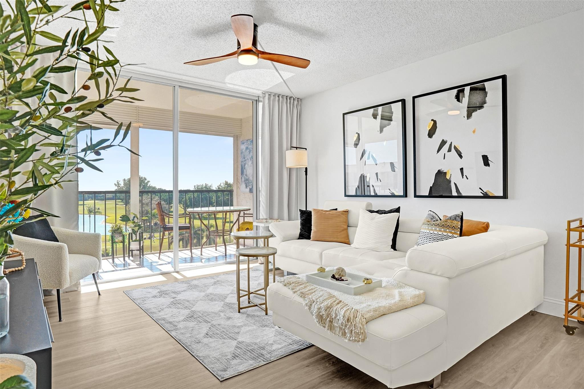 8900 Washington Blvd #PH11 Hollywood, FL 33025