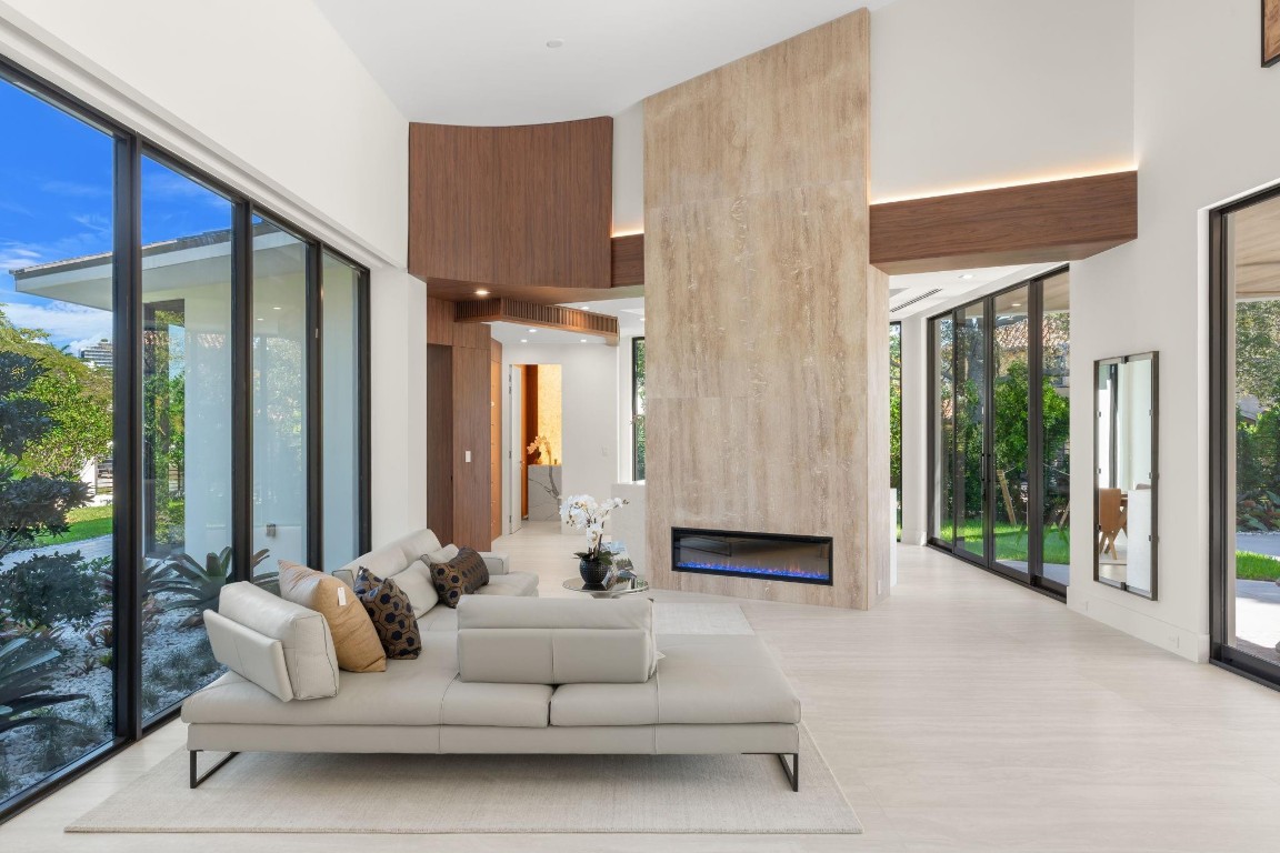 2035 Intracoastal Fort Lauderdale, FL 33305