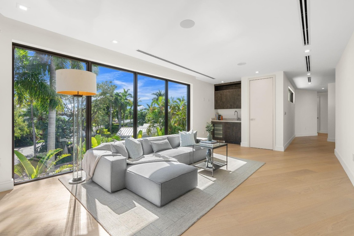 2035 Intracoastal Fort Lauderdale, FL 33305