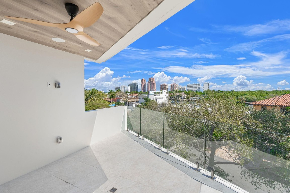 2035 Intracoastal Fort Lauderdale, FL 33305