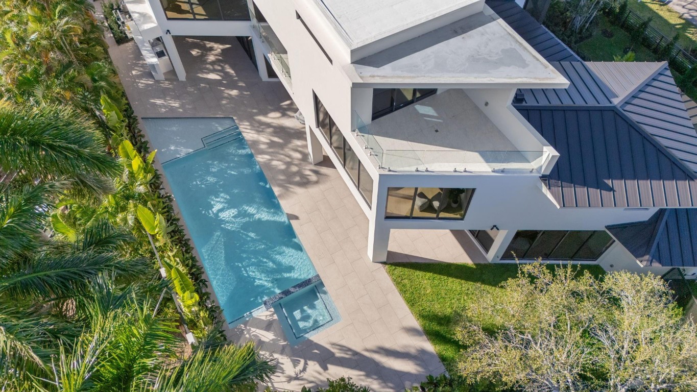 2035 Intracoastal Fort Lauderdale, FL 33305