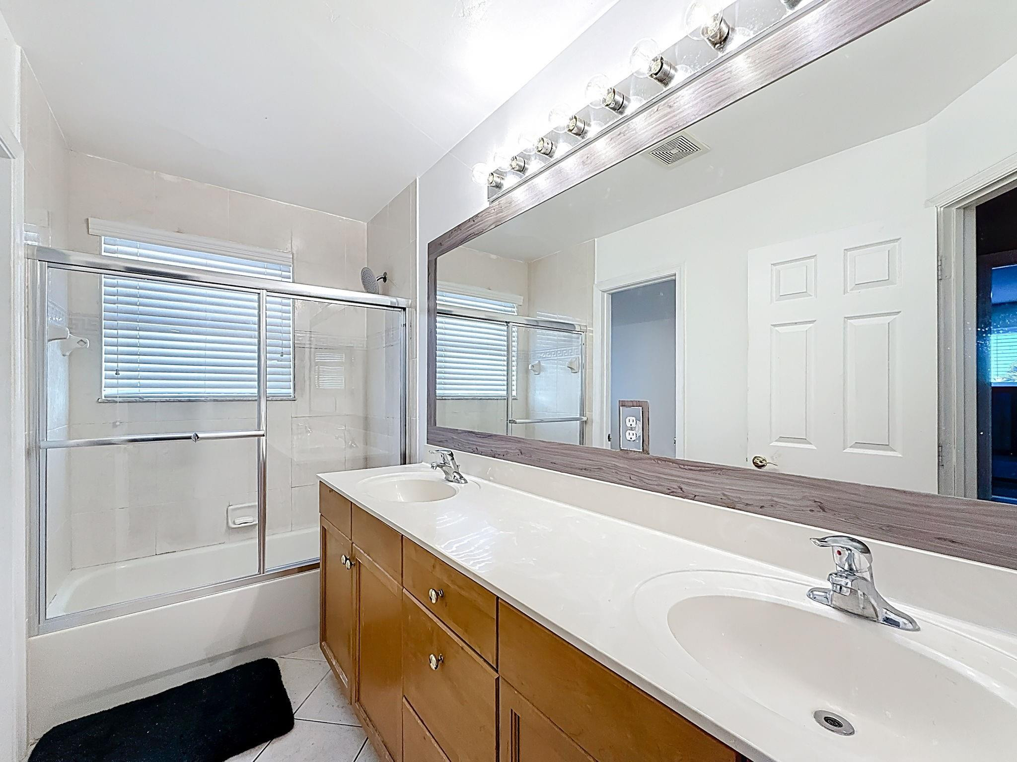 16918 SW 16th Pembroke Pines, FL 33027