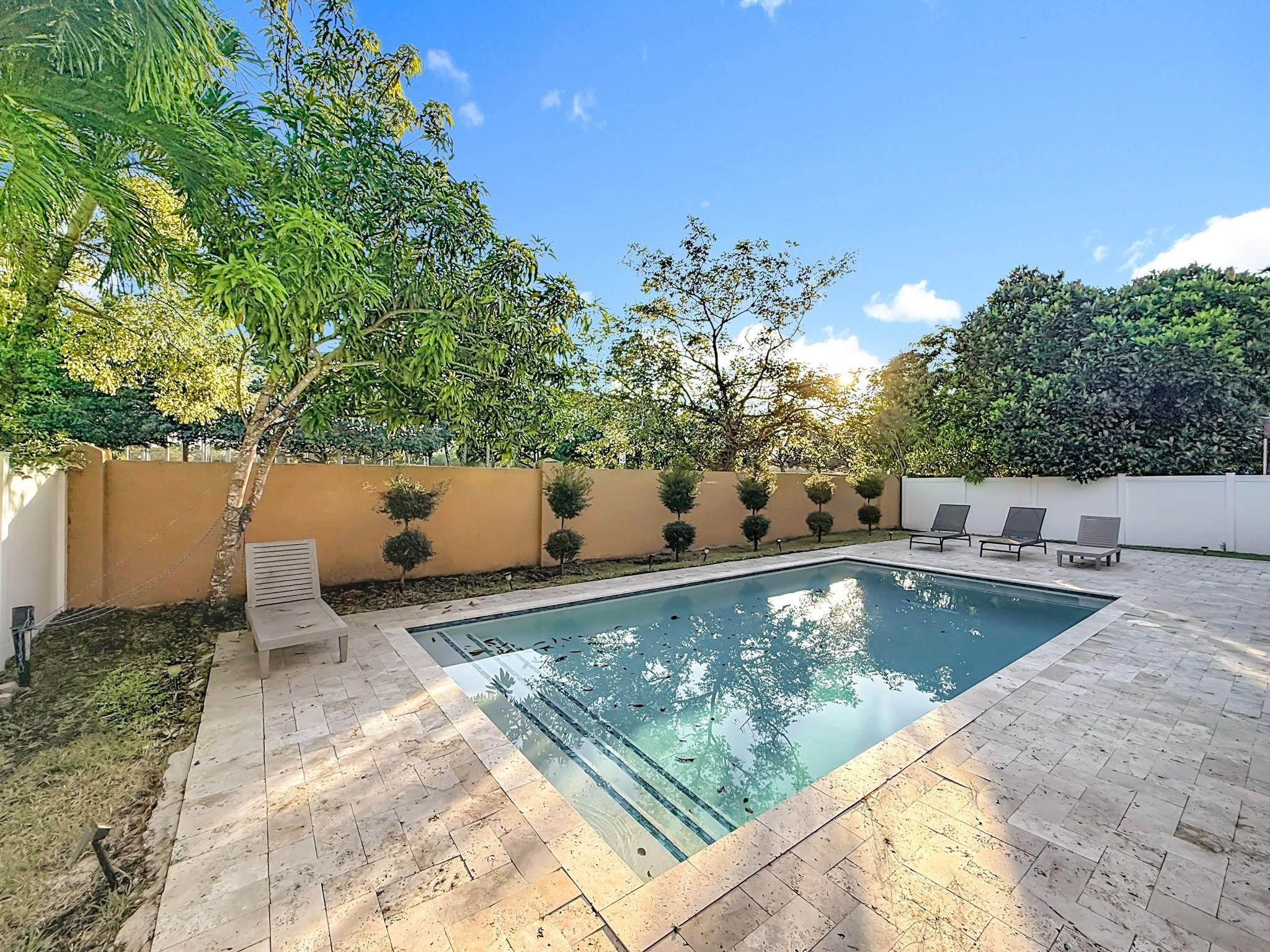 16918 SW 16th Pembroke Pines, FL 33027