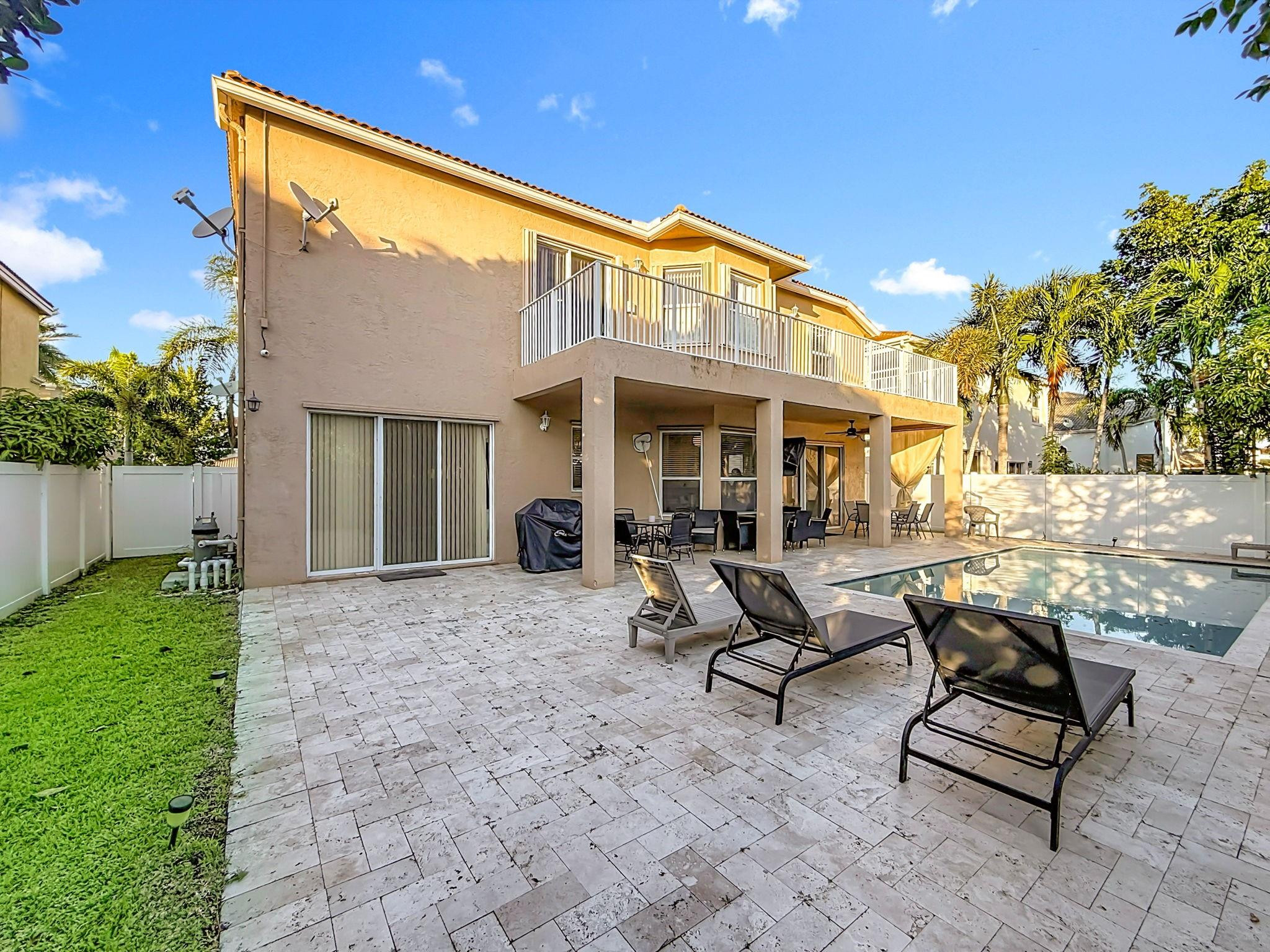 16918 SW 16th Pembroke Pines, FL 33027