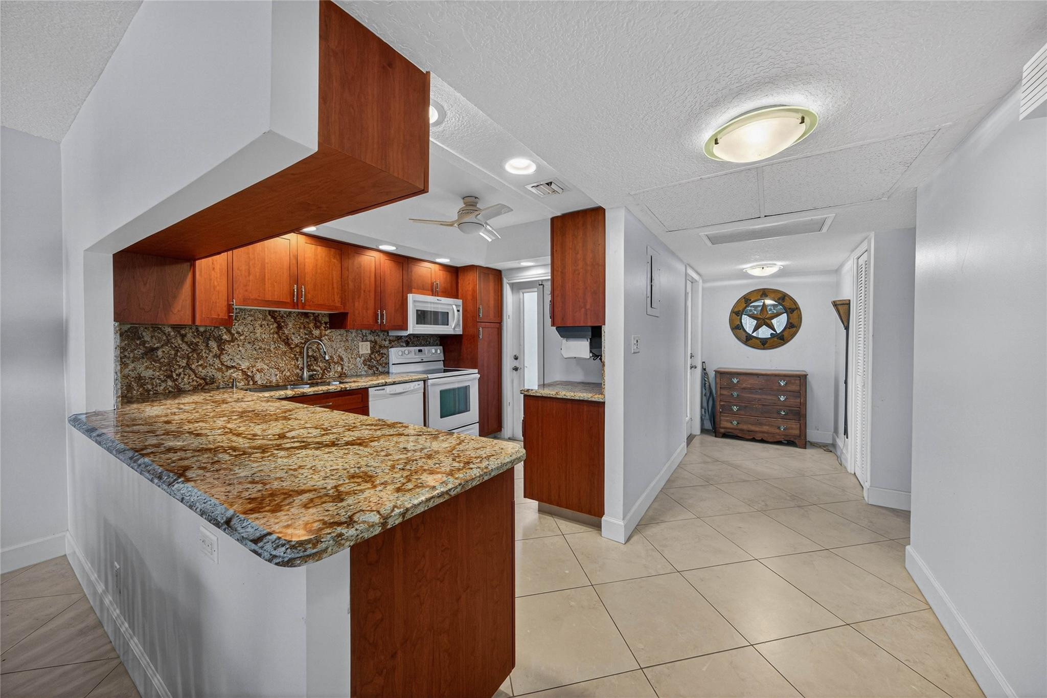 3150 NE 48th #414 Lighthouse Point, FL 33064