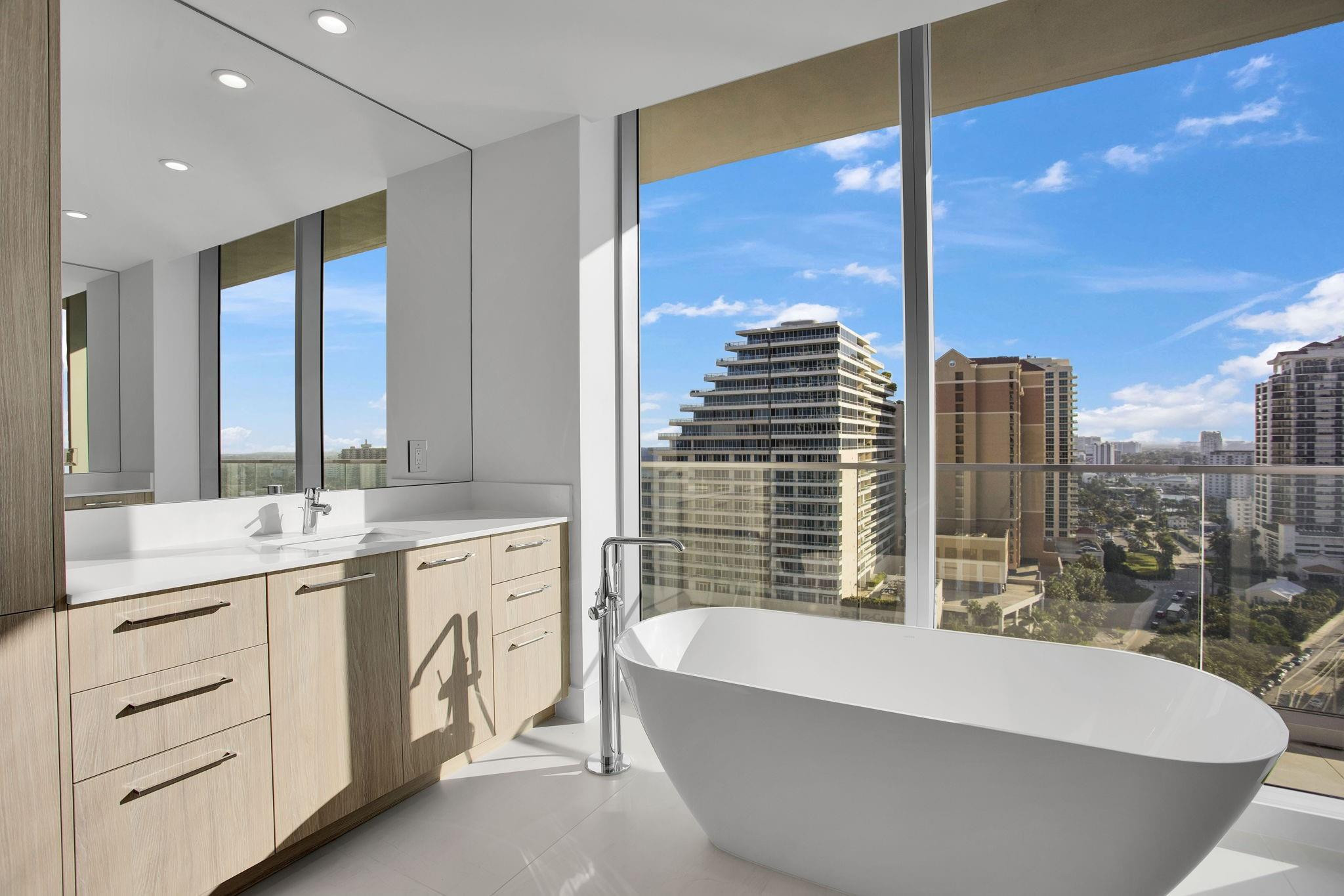 153 N Seabreeze Blv #1602-S Fort Lauderdale, FL 33304