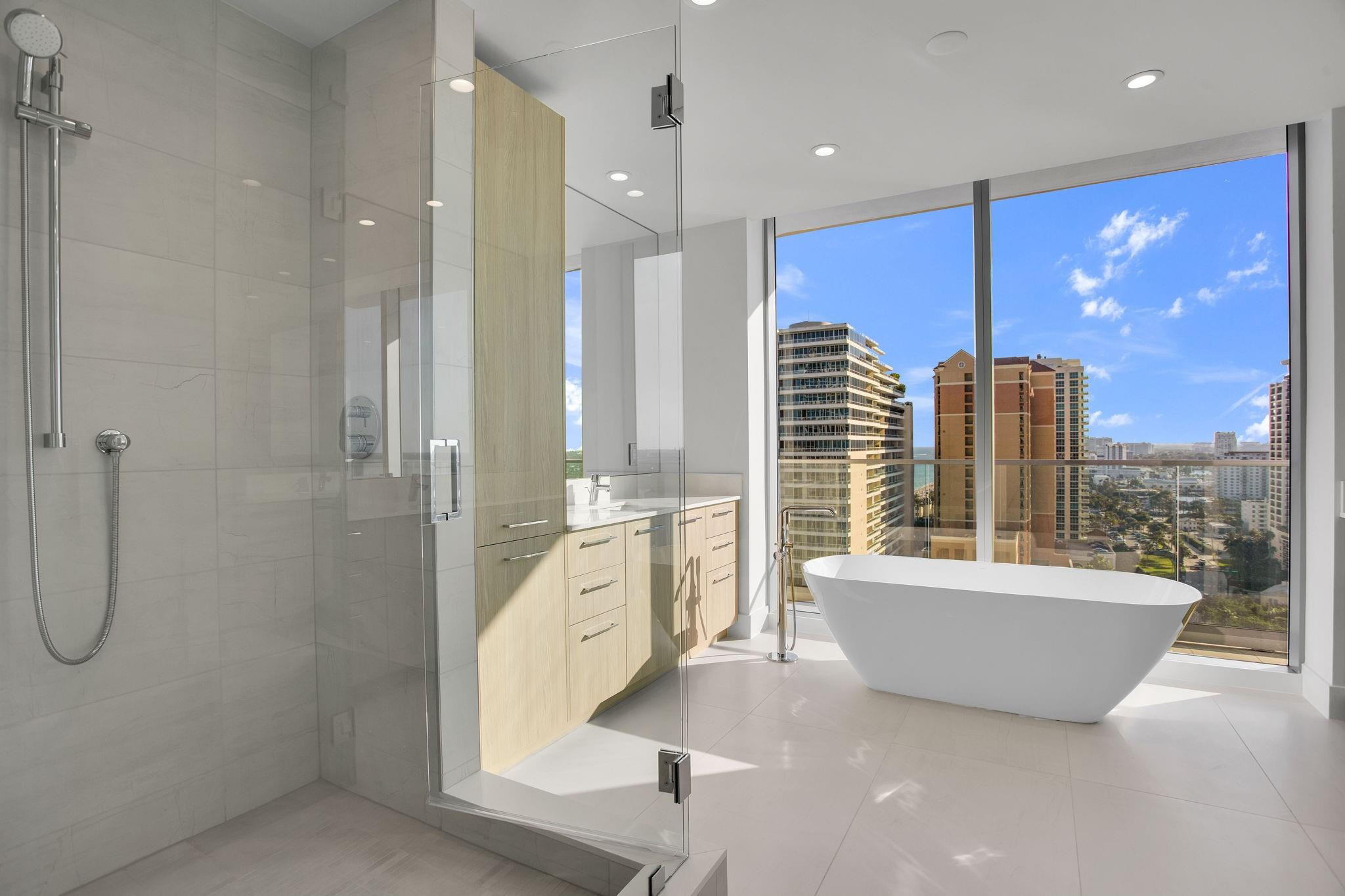 153 N Seabreeze Blv #1602-S Fort Lauderdale, FL 33304