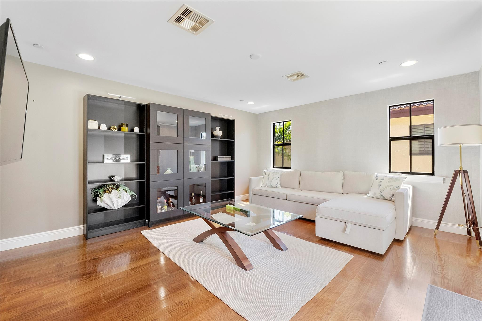 430 NE 7th #430 Fort Lauderdale, FL 33301