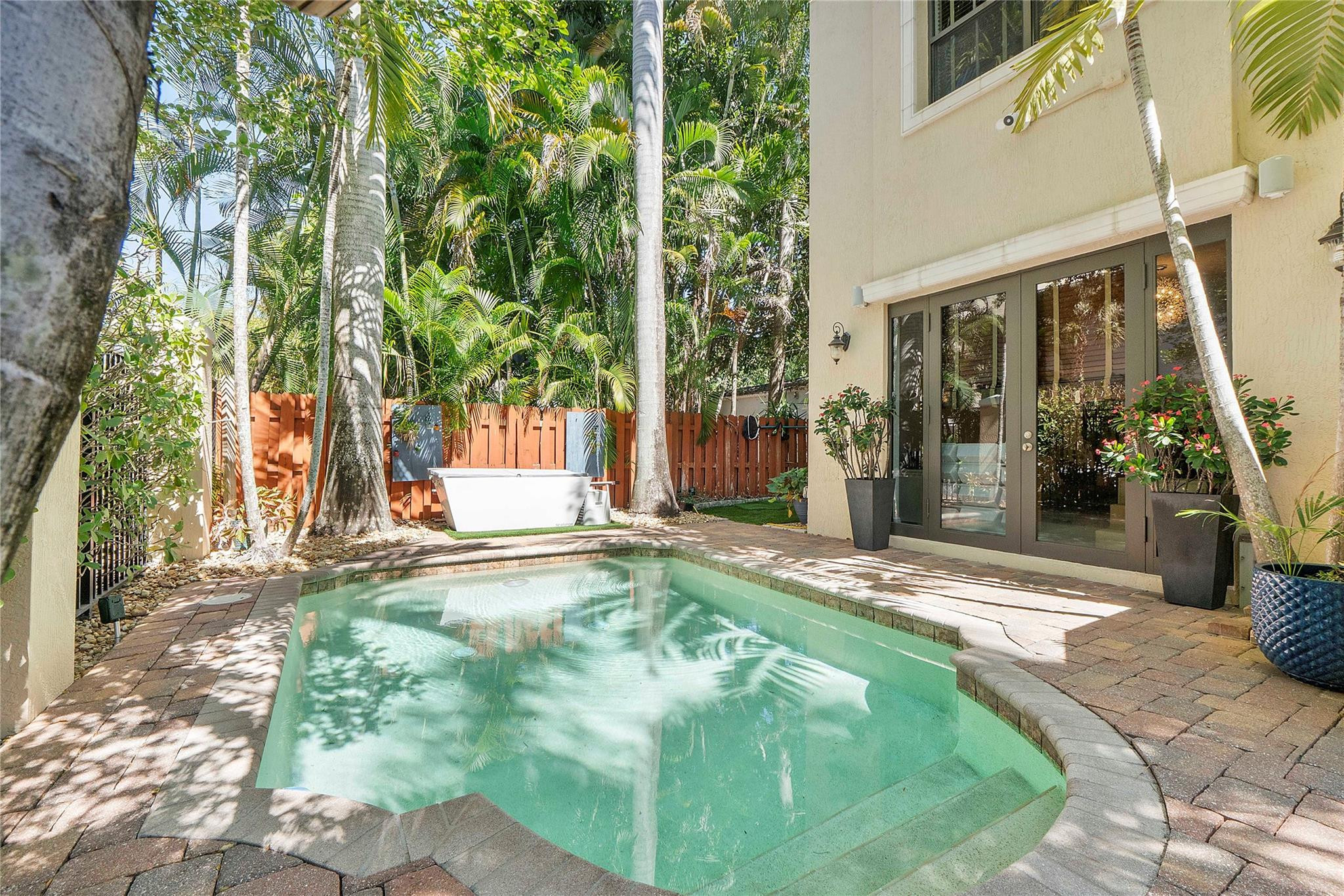 430 NE 7th #430 Fort Lauderdale, FL 33301