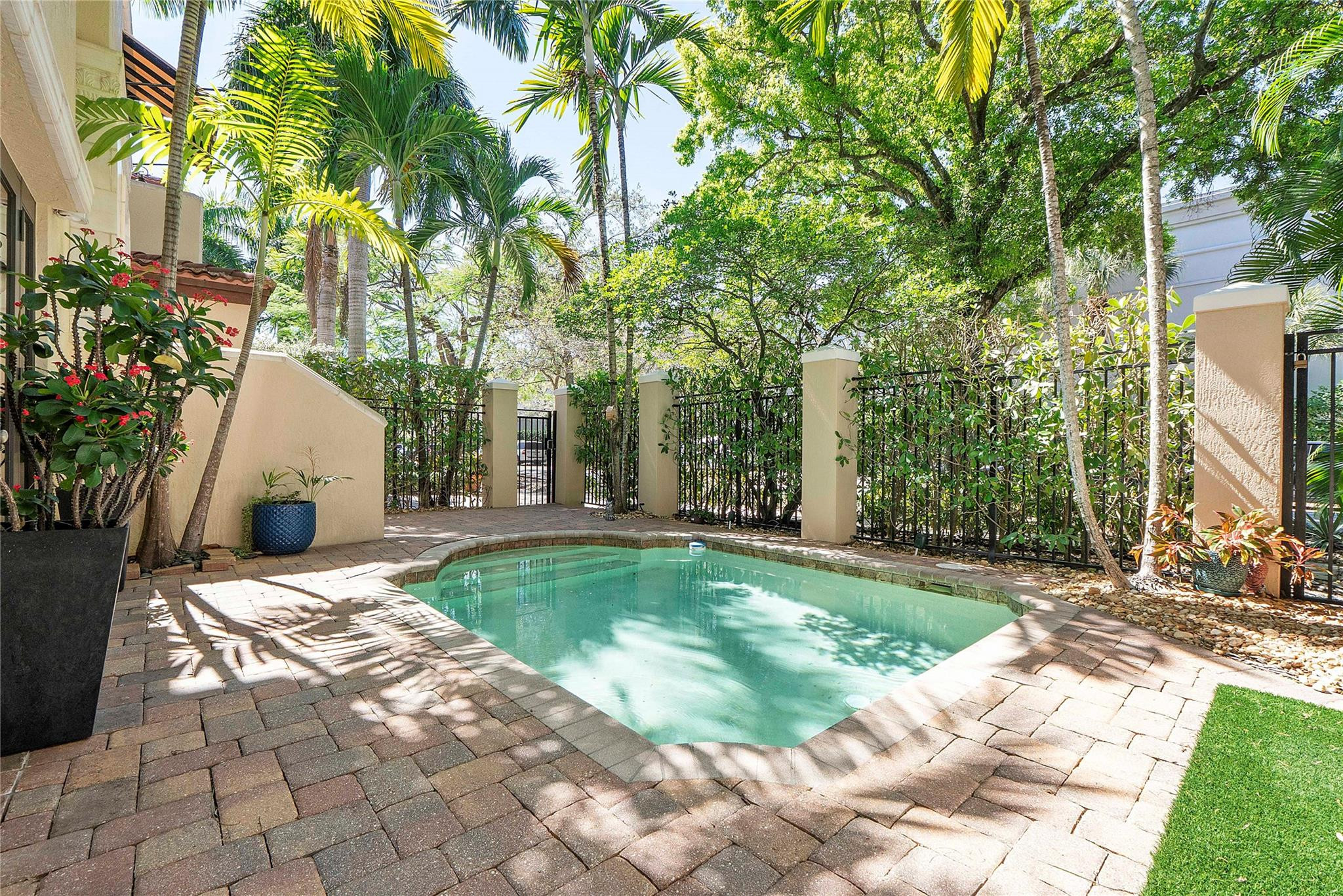 430 NE 7th #430 Fort Lauderdale, FL 33301