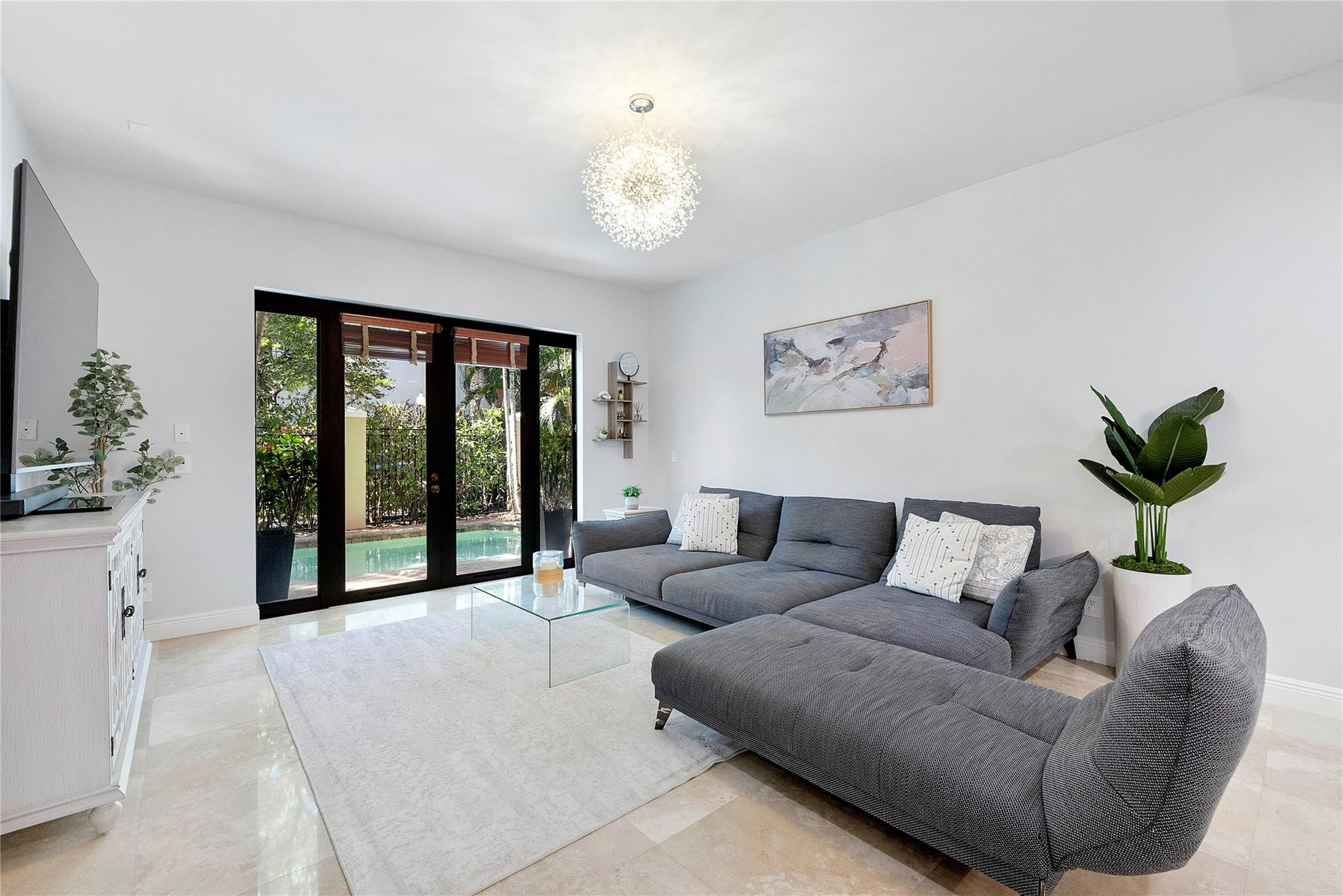 430 NE 7th #430 Fort Lauderdale, FL 33301