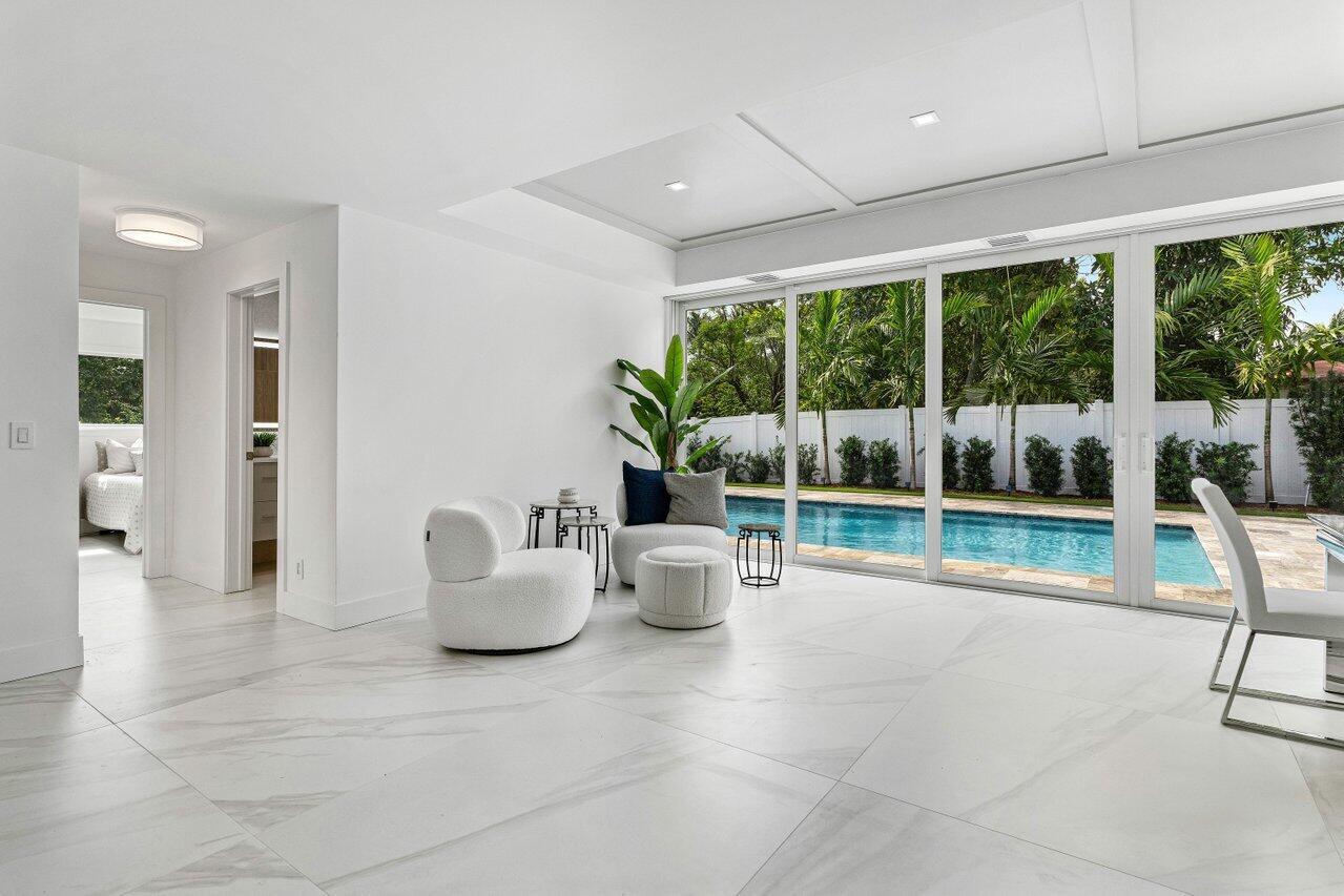 902 SW 27th Pl Boynton Beach, FL 33435