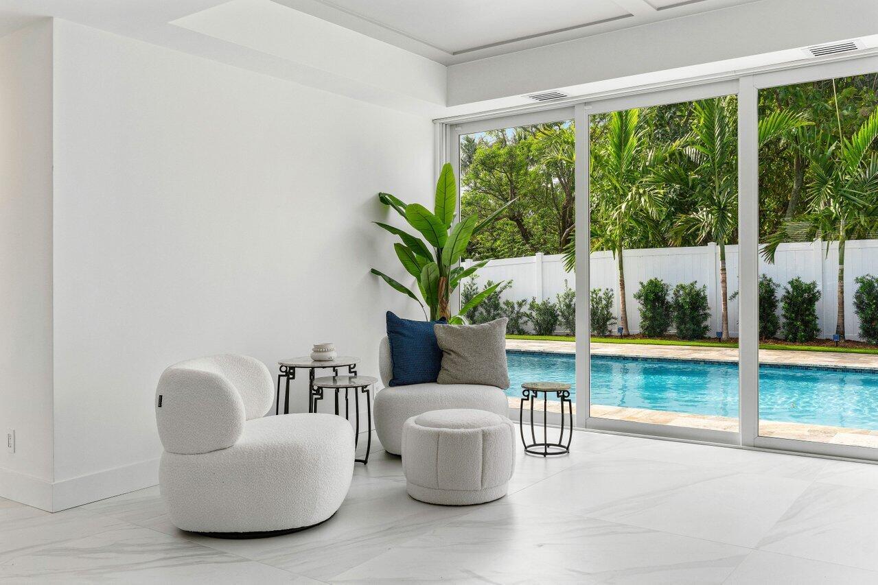 902 SW 27th Pl Boynton Beach, FL 33435